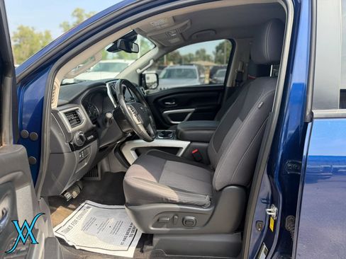 Used 2021 Nissan Titan SV w/ SV Convenience Package AWD/4WD image 12
