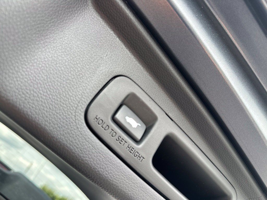 Used 2024 Honda CR-V EX-L image 42