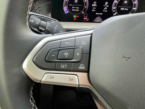 New 2026 Volkswagen Tiguan SE FWD image 18