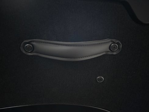 Used 2023 Aston Martin V8 Vantage Coupe RWD image 30
