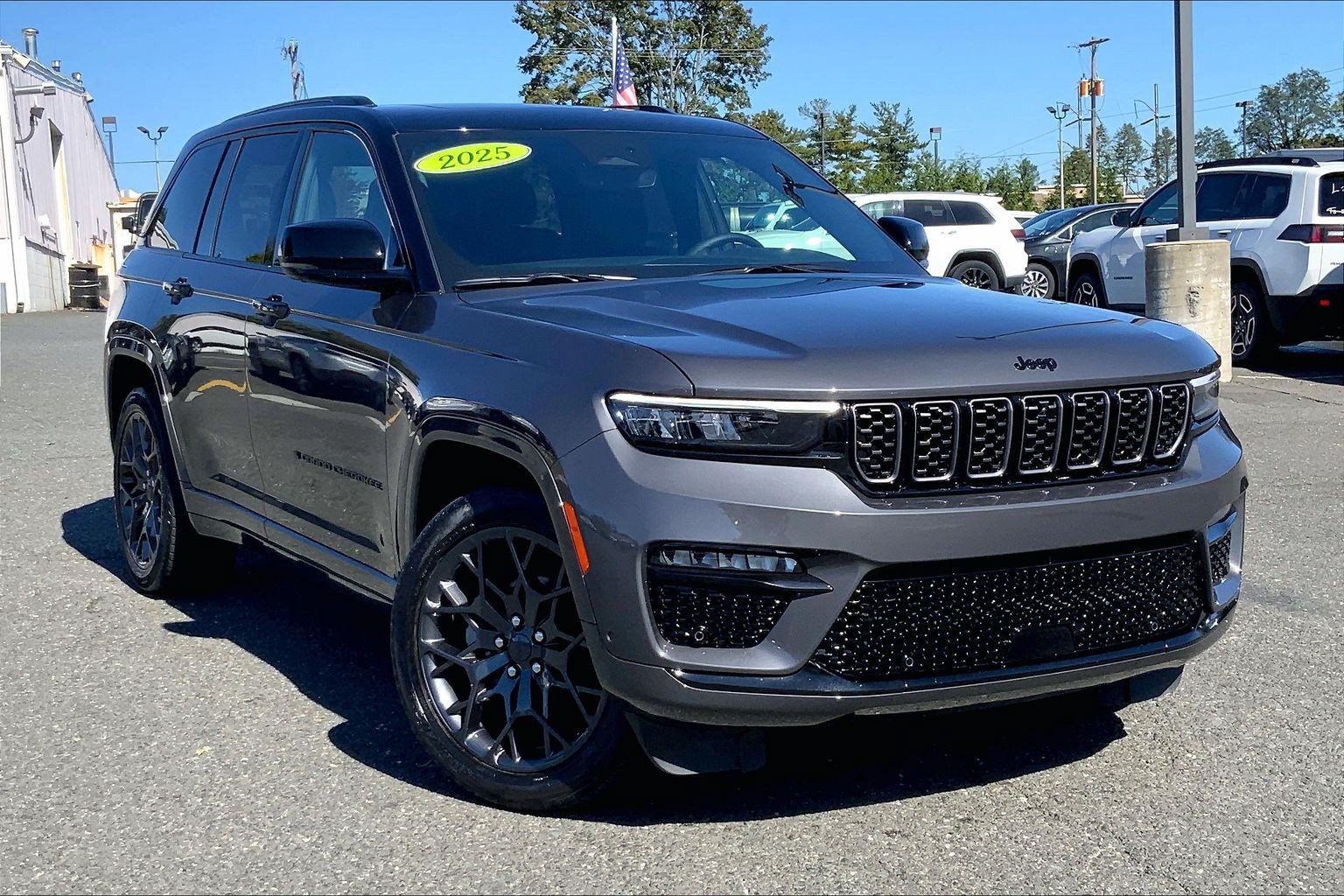 Certified 2025 Jeep Grand Cherokee Summit w/ Obsidian Package AWD/4WD image 2
