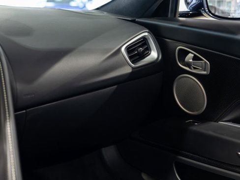 Used 2021 Aston Martin DB11 Volante image 42