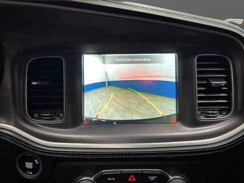 Used 2022 Dodge Charger Scat Pack w/ Dynamics Package image 9