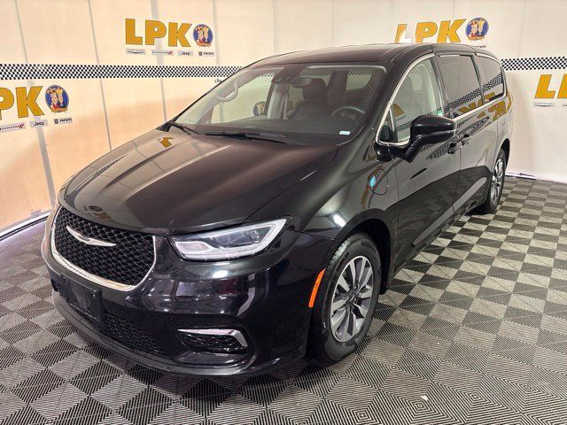 Used 2024 Chrysler Pacifica Limited FWD image 7