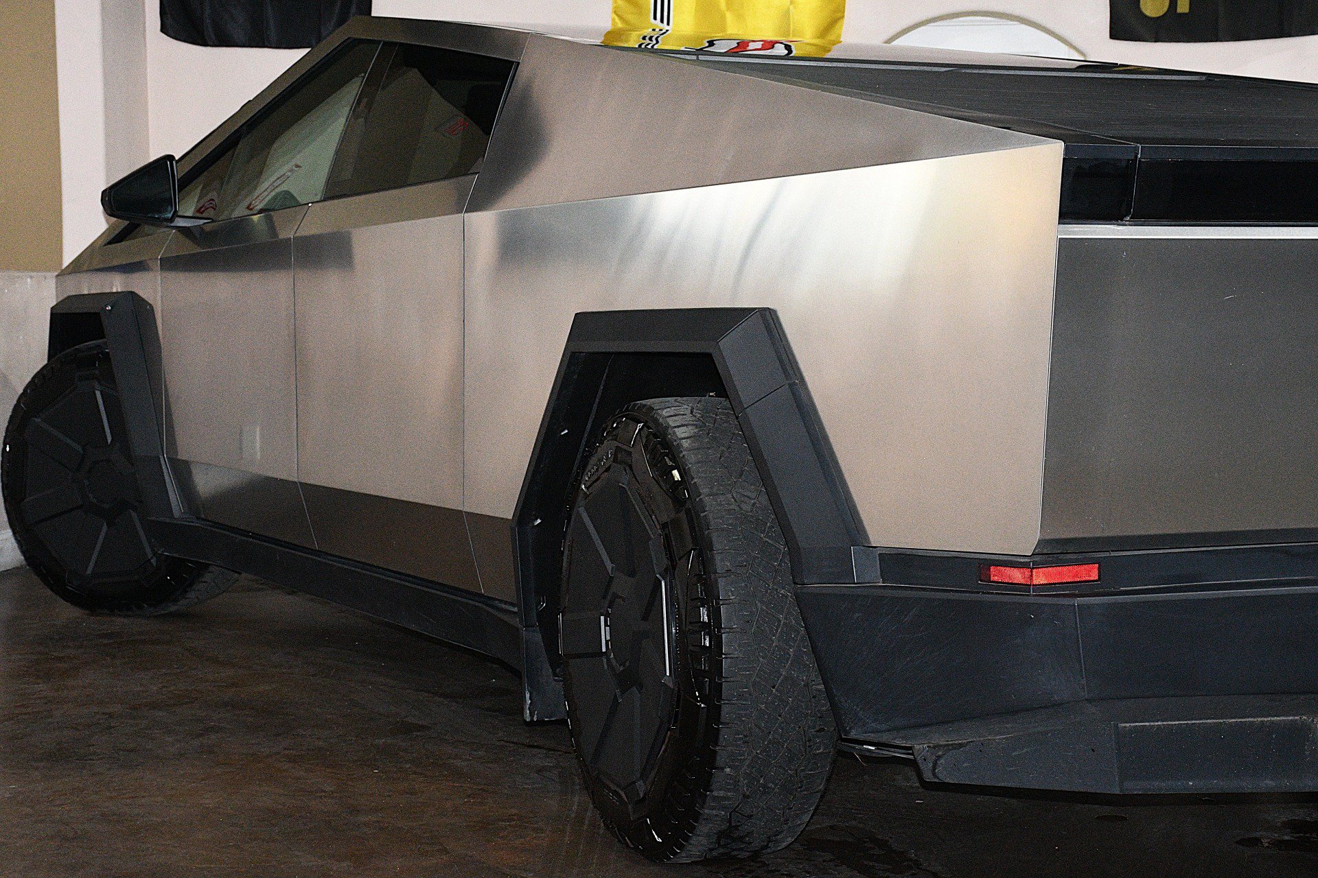 Used 2024 Tesla Cybertruck AWD Crew Cab image 55