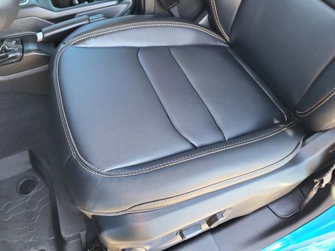 New 2025 Jeep Gladiator High Tide image 21