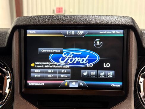 Used 2015 Ford F250 Lariat w/ Lariat Interior Package image 33