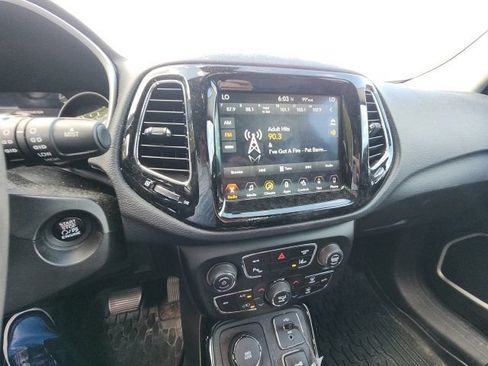 Used 2017 Jeep Compass Limited AWD/4WD image 23