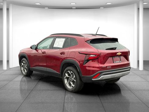 Used 2025 Chevrolet Trax LT w/ Driver Confidence Package FWD image 5