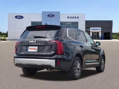 Used 2023 Kia Telluride LX AWD/4WD image 3