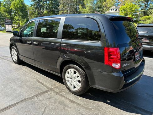 Used 2019 Dodge Grand Caravan SE FWD image 9