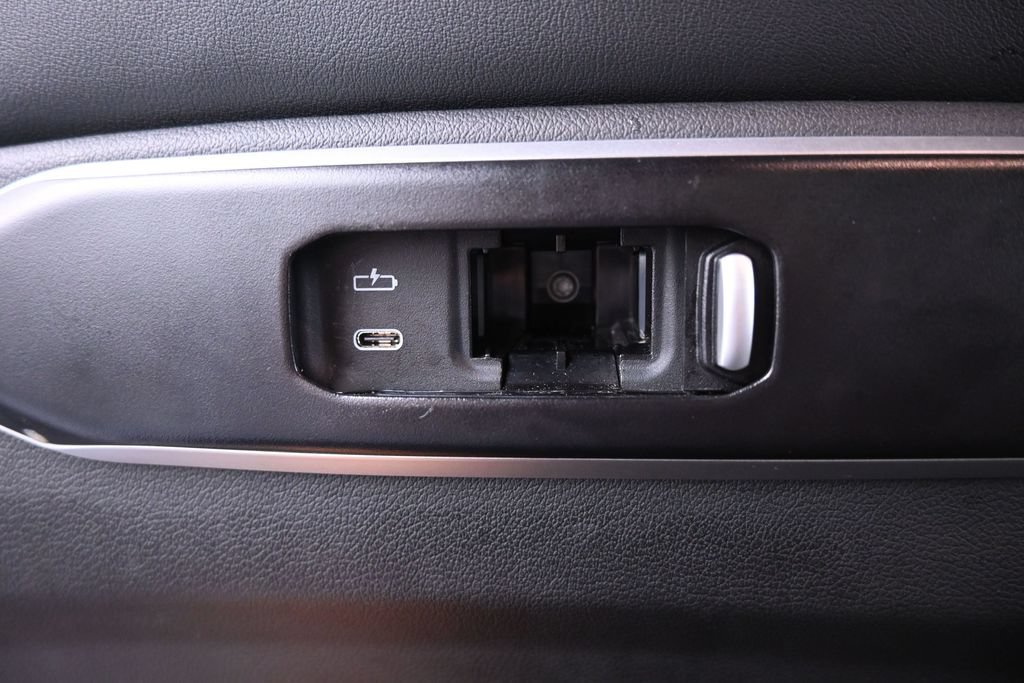 Used 2025 BMW X6 xDrive40i AWD/4WD image 42