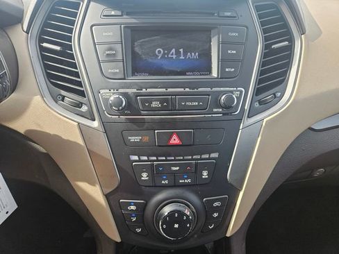 Used 2018 Hyundai Santa Fe Sport FWD image 18