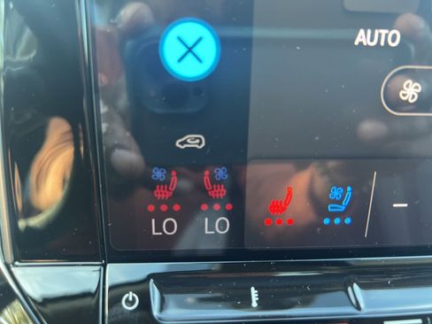 New 2026 Volkswagen Atlas SE image 26