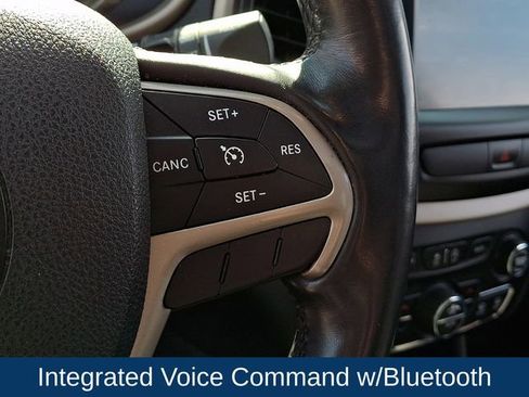 Used 2015 Jeep Cherokee Latitude w/ Comfort/Convenience Group image 8