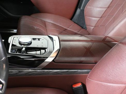 Certified 2024 BMW 760i xDrive AWD/4WD image 24