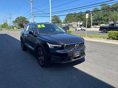 Used 2025 Volvo XC40 B5 Core AWD/4WD image 6