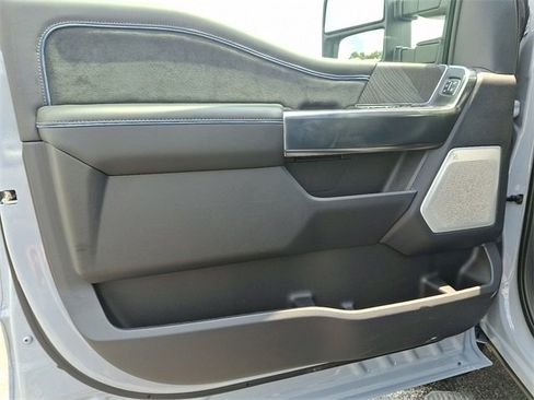 New 2025 Ford F250 Platinum image 9