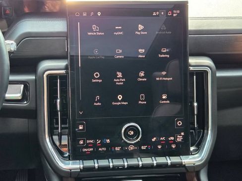 Used 2025 GMC Yukon Denali w/ Denali Reserve Package AWD/4WD image 12