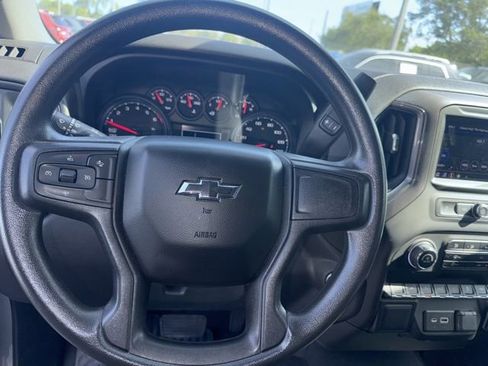 Used 2023 Chevrolet Silverado 1500 Custom image 9