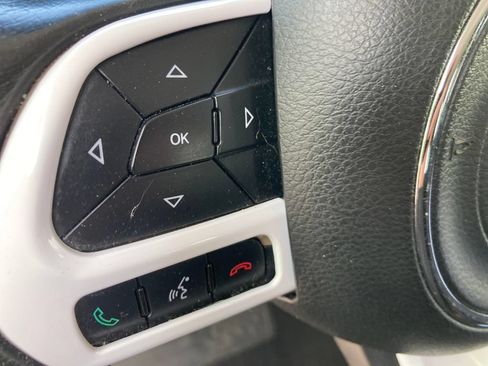 Used 2016 Jeep Renegade Latitude AWD/4WD image 42