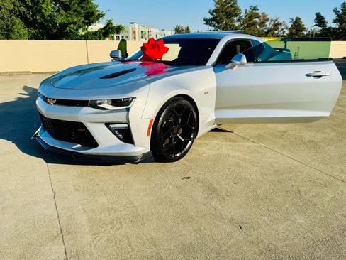Used 2017 Chevrolet Camaro SS RWD image 34