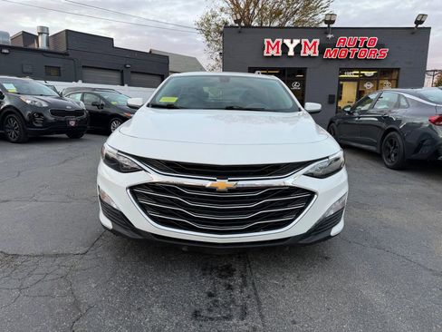 Used 2021 Chevrolet Malibu LT image 2
