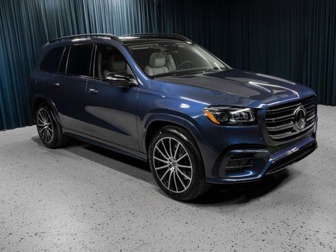 New 2026 Mercedes-Benz GLS 450 4MATIC image 3