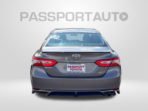 Used 2020 Toyota Camry SE FWD image 6