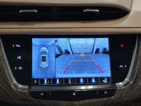 Used 2020 Cadillac XT6 Premium Luxury w/ Platinum Package AWD/4WD image 14