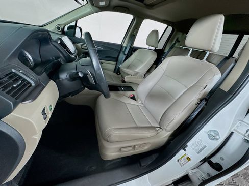 Used 2023 Honda Ridgeline RTL image 12