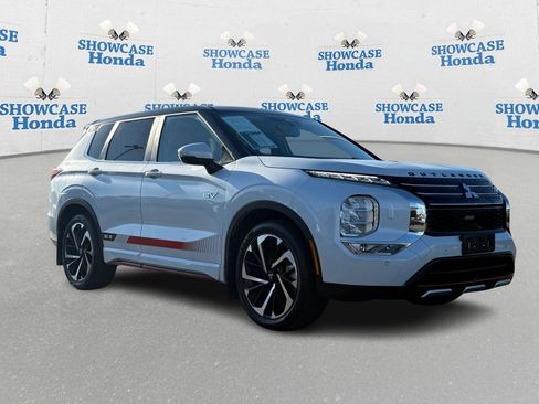 Used 2024 Mitsubishi Outlander 4WD Plug-In Hybrid image 10