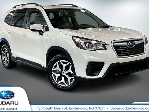 Used 2020 Subaru Forester Premium image 1
