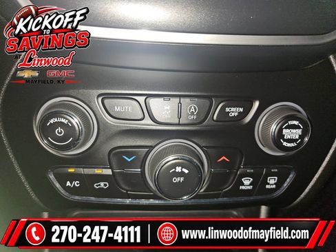 Used 2022 Jeep Cherokee Latitude AWD/4WD image 22