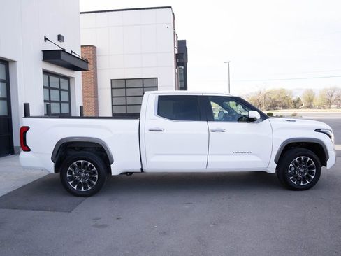 Used 2025 Toyota Tundra Limited AWD/4WD image 11