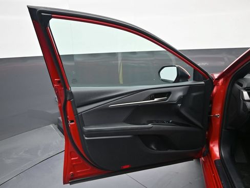 Used 2025 Toyota Camry SE FWD image 12