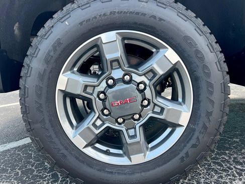 New 2026 GMC Sierra 2500 SLT w/ SLT Premium Package AWD/4WD image 19