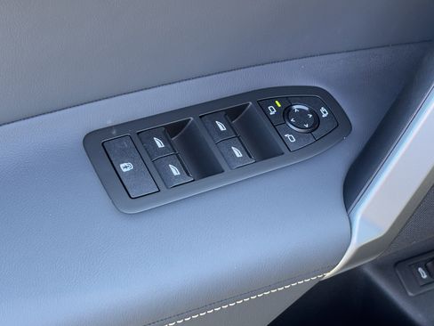 Used 2026 BMW iX xDrive45 image 15