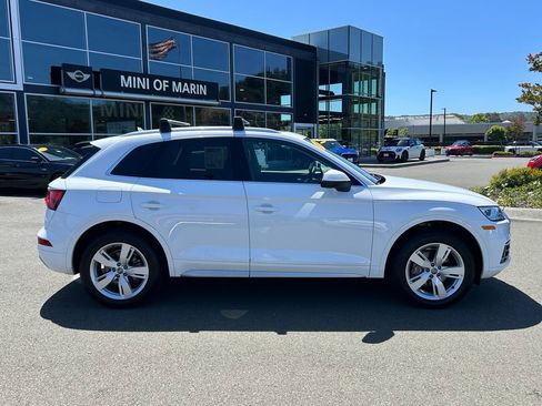 Used 2019 Audi Q5 2.0T Premium Plus w/ Premium Plus Package AWD/4WD image 6