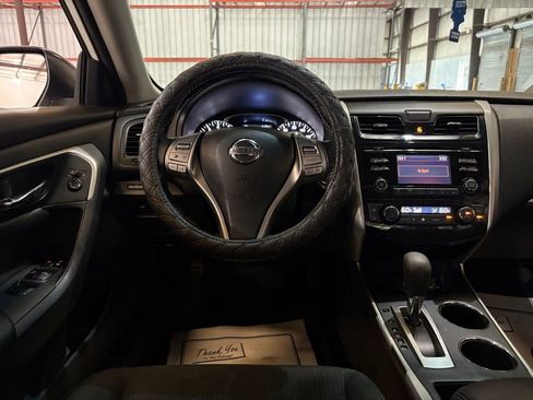 Used 2015 Nissan Altima 2.5 SV w/ Convenience Package FWD image 14