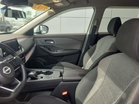 Used 2023 Nissan Rogue SV image 17