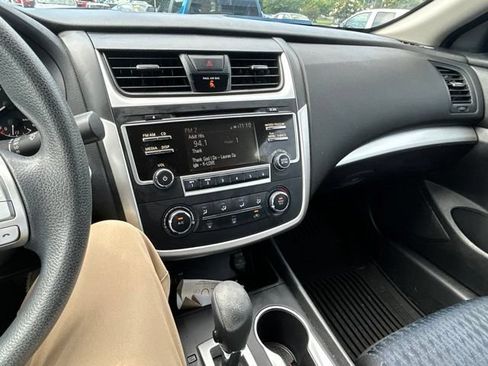 Used 2017 Nissan Altima 2.5 S w/ Power Driver Seat Package FWD image 11