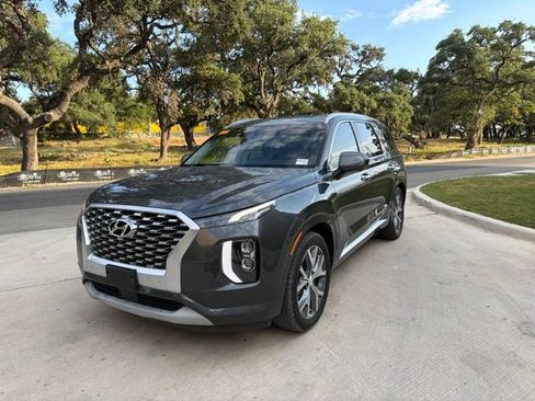 Used 2021 Hyundai Palisade Limited FWD image 2