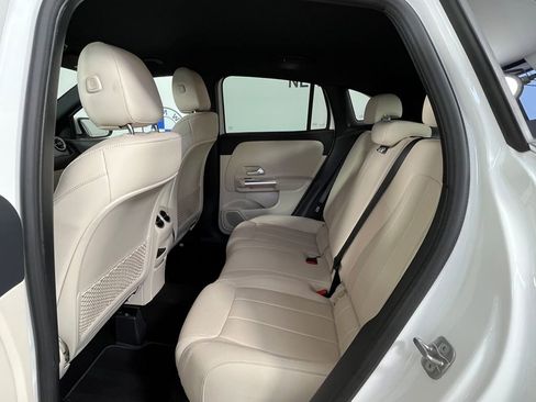 Used 2025 Mercedes-Benz GLA 250 4MATIC image 18