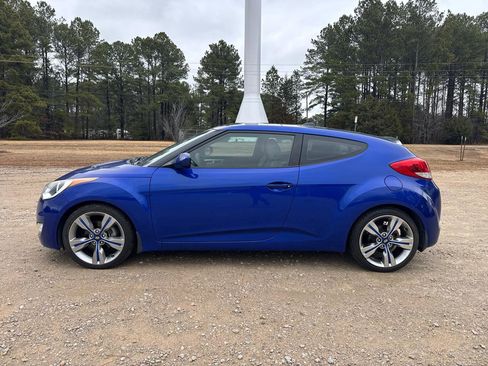 Used 2012 Hyundai Veloster w/ Style Pkg image 9
