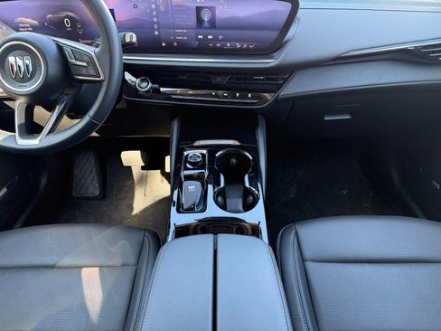Used 2025 Buick Envision Preferred image 19