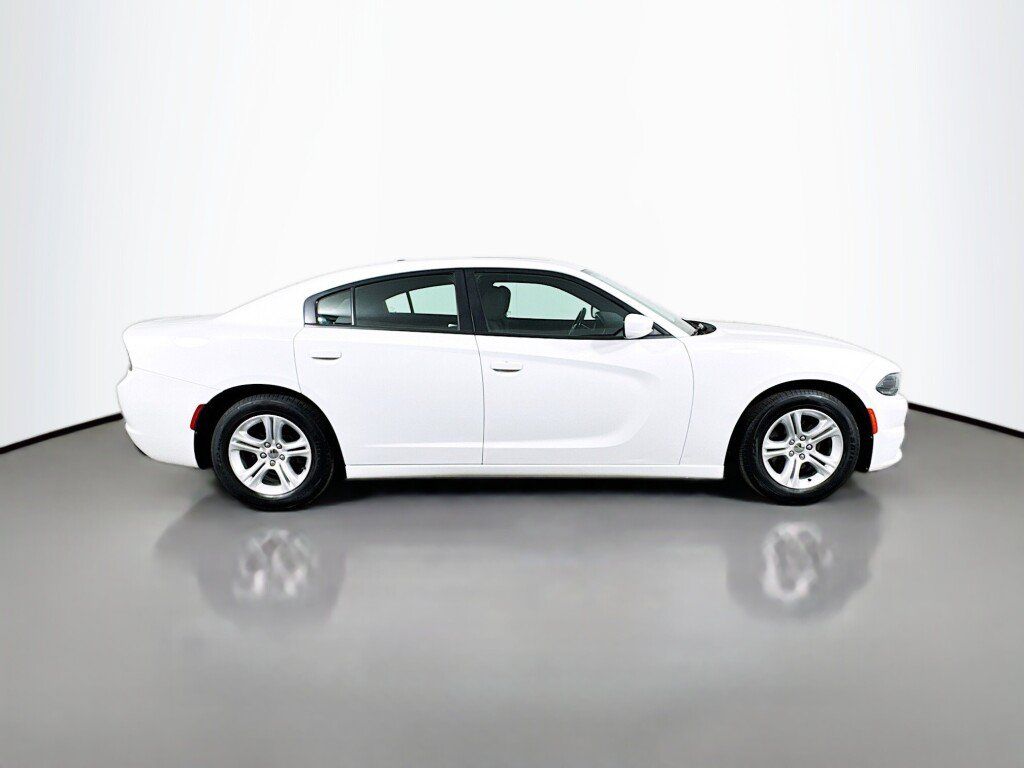 Used 2019 Dodge Charger SXT RWD image 6