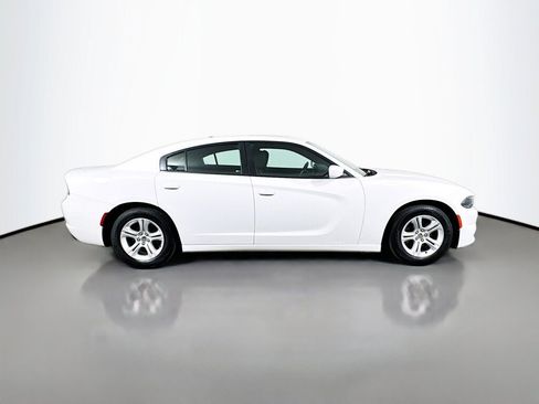 Used 2019 Dodge Charger SXT RWD image 6