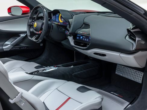 Certified 2025 Ferrari SF90 Spider AWD/4WD image 31