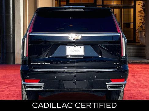 Used 2022 Cadillac Escalade Luxury RWD image 5